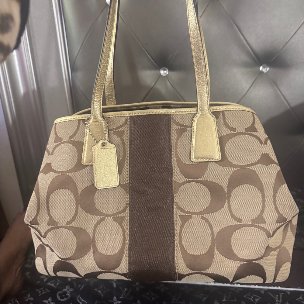 $328 Coach Signature Carryall Medium/ Large Tote Bag Khaki Gold Excellent